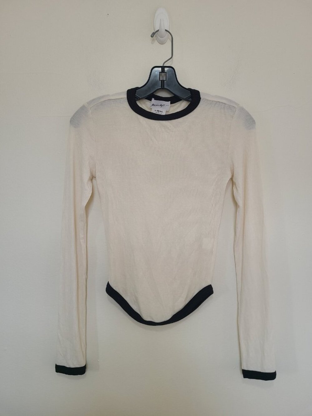 The Line by K Simon top vanilla cream black trim ribbed long sleeve top size XS